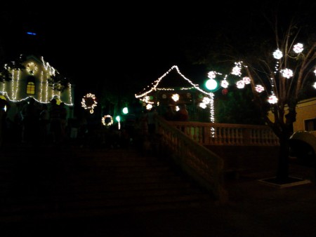 PRAÇA ILUMINADA. 