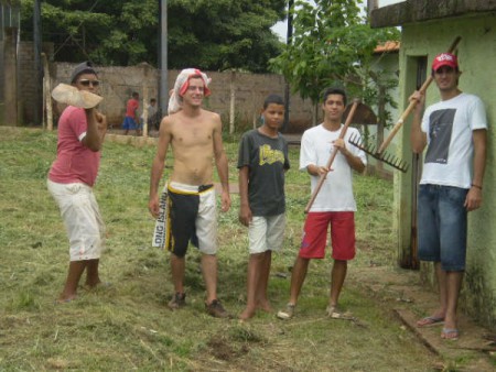 Projeto criado pelos Universitários da Escola da Família, que Cumpriam aos finais de semana Funções na escola.